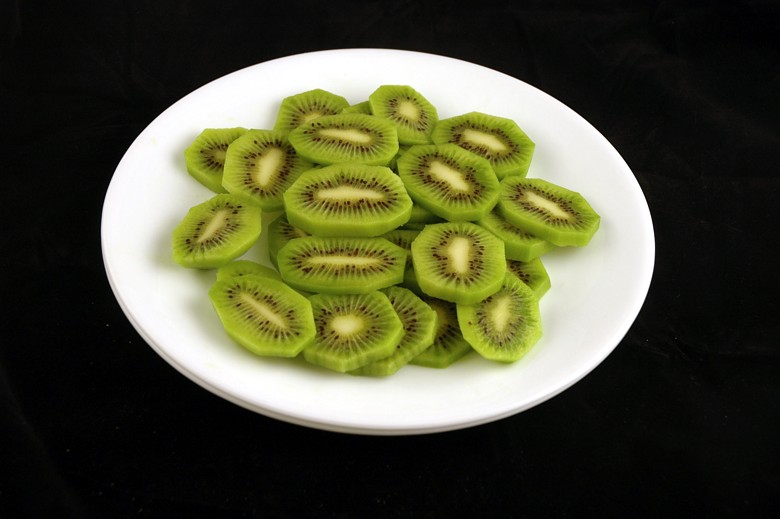 Kiwi Fruit. | 328 grams = 200 Calories. | Courtesy of wiseGEEK.