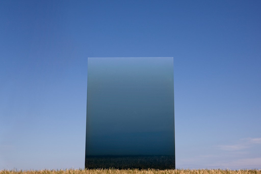 Quiet_Lunch_Magazine_Eric Cahan_Dynamic-Gray-Gradient-Wedge.2